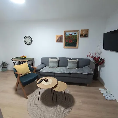 Regis Apartment