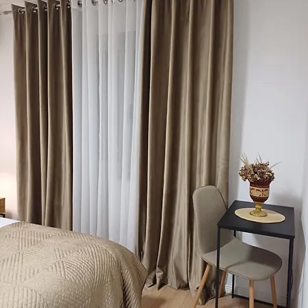 Apartment Regis *